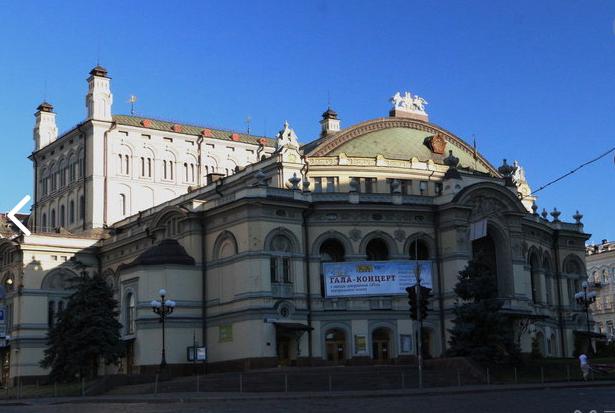 乌克兰国家歌剧院 赴乌克兰合法代Y家庭不可不去的浏览胜地